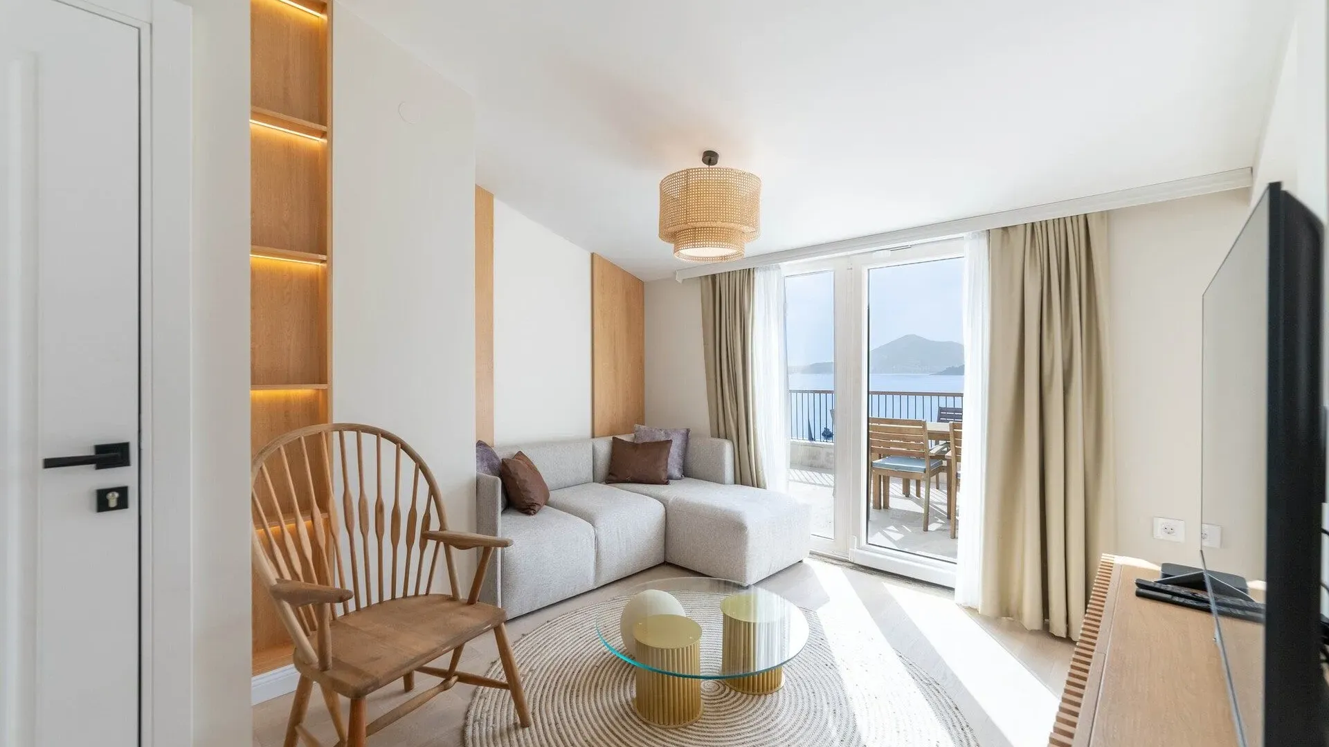 Sale, hospitality venue, 358m², Pržno, Budva