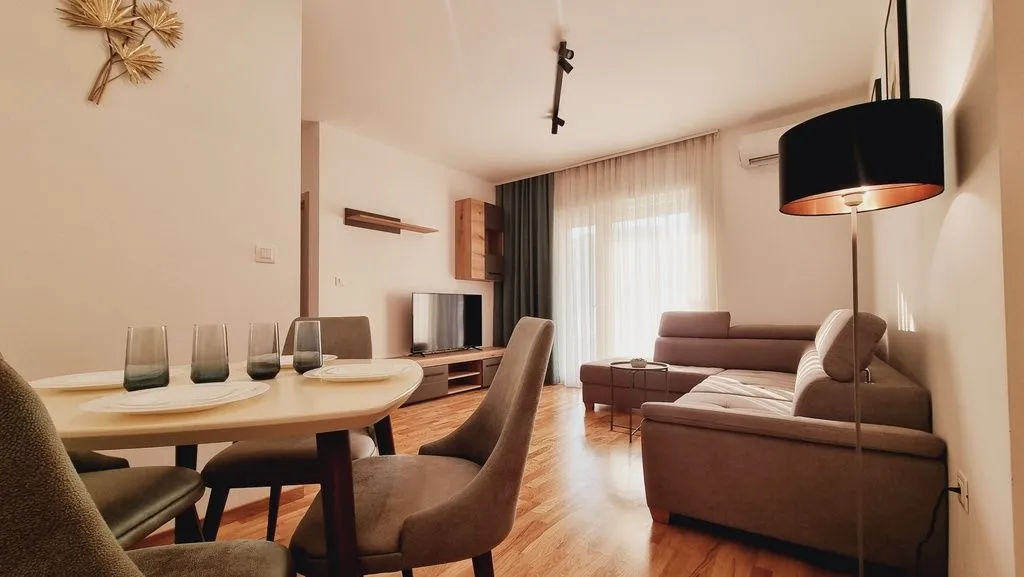Rent, one bedroom apartment, 48m², Bečići, Budva