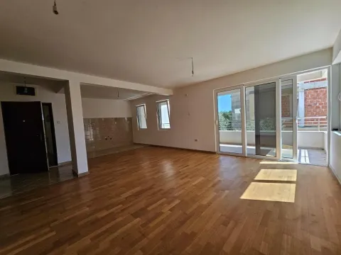 Sale, two bedroom apartment, 105m², Petrovac, Budva - image 3