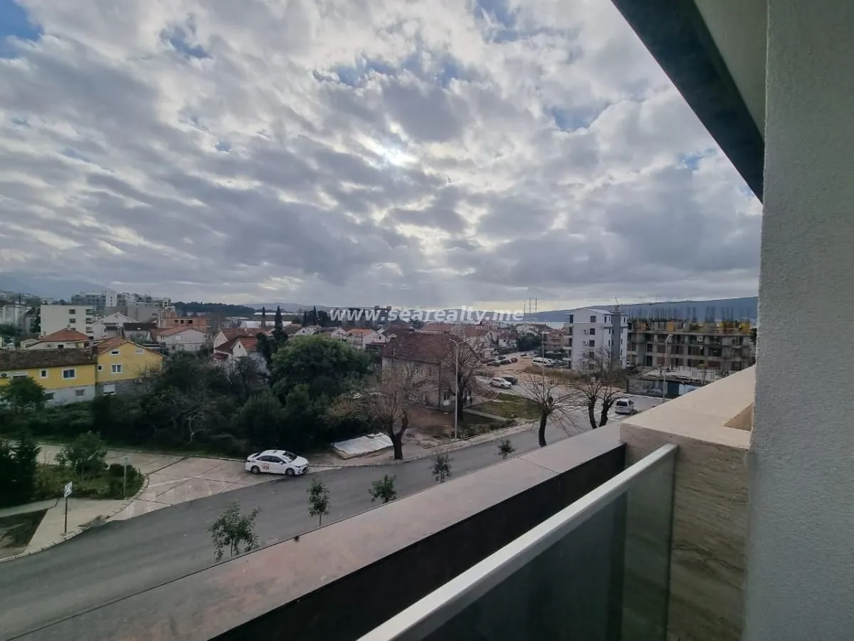 Prodaja, dvosoban stan, 67m², Tivat, Crna Gora