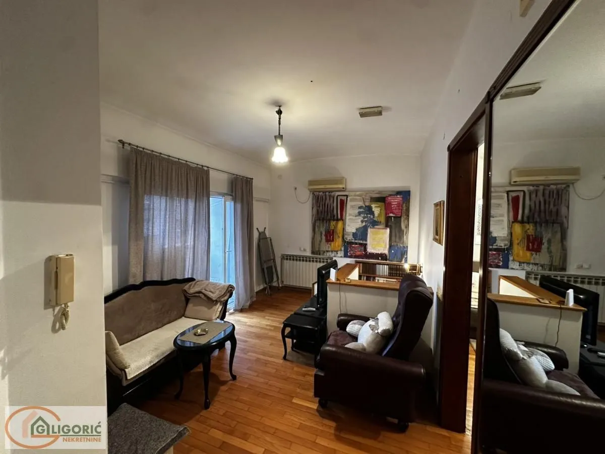 Sale, four bedroom apartment, 110m², Stari Grad, Beograd
