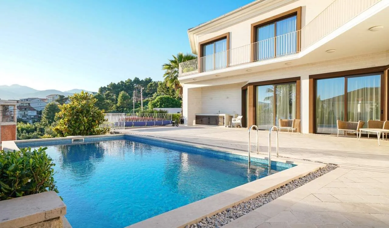 Sale, house, 290m², Tivat, Crna Gora