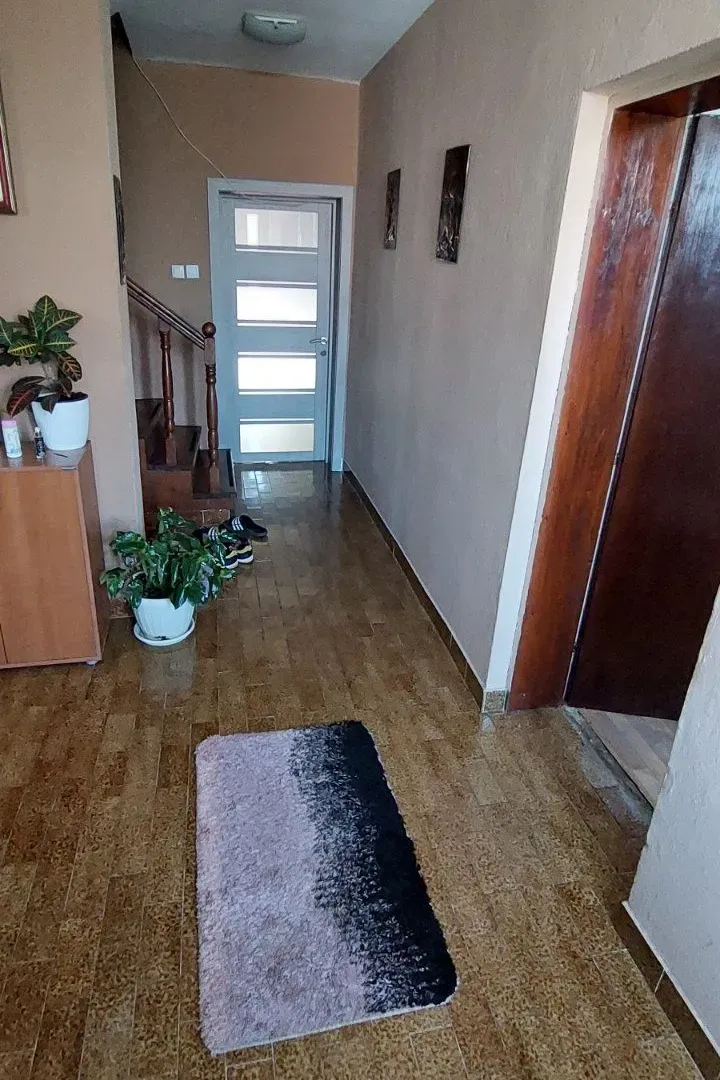 Prodaja, kuća, 300m², Podgorica, Crna Gora