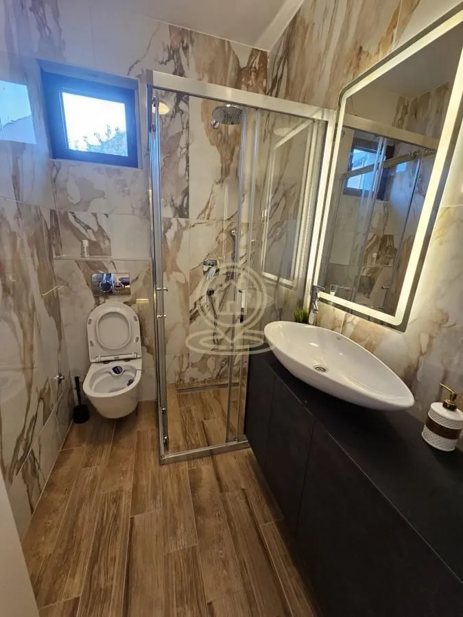Izdavanje, trosoban stan, 75m², Lekino Brdo, Voždovac Sve Podlokacije