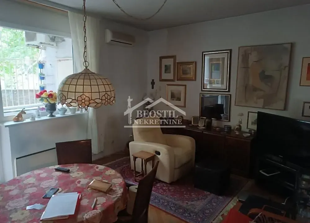 Prodaja, trosoban stan, 77m², Stari Grad, Beograd