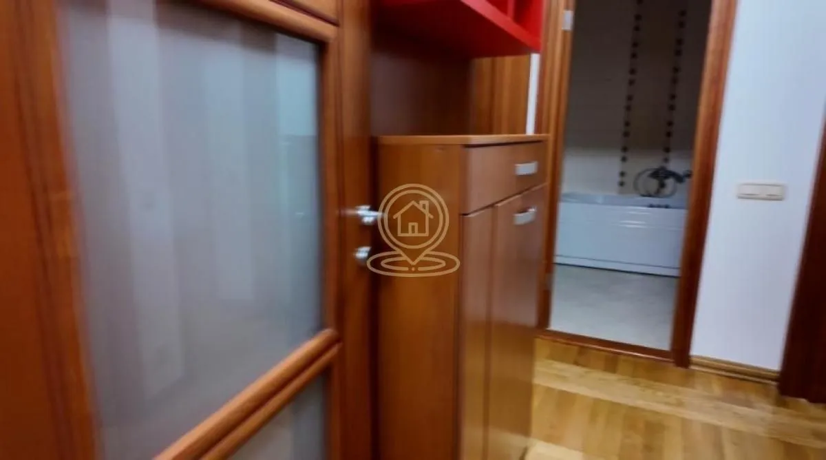 Rent, four bedroom apartment, 115m², Kalenić Pijaca, Vračar Sve Podlokacije
