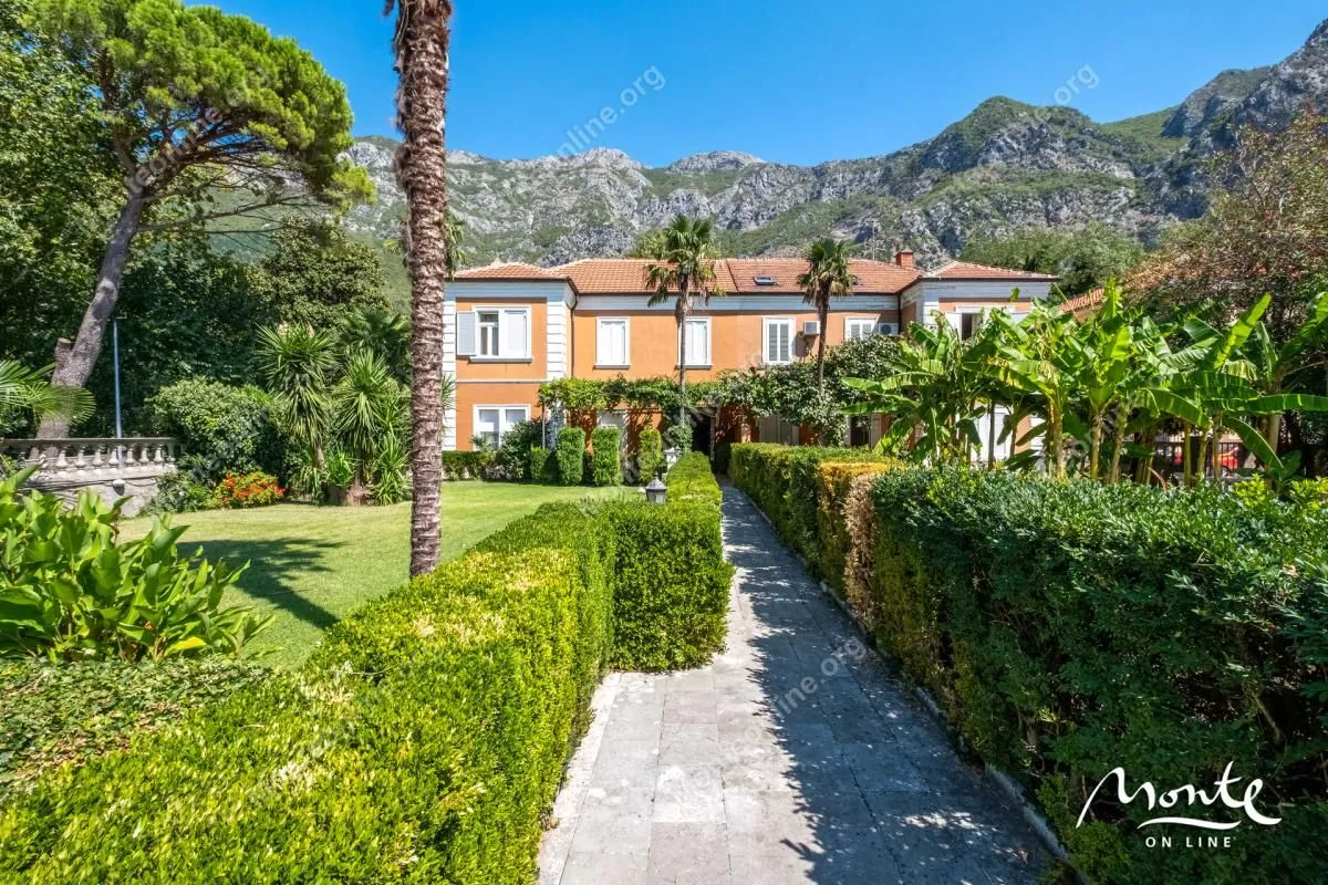 Sale, house, 112m², Risan, Kotor
