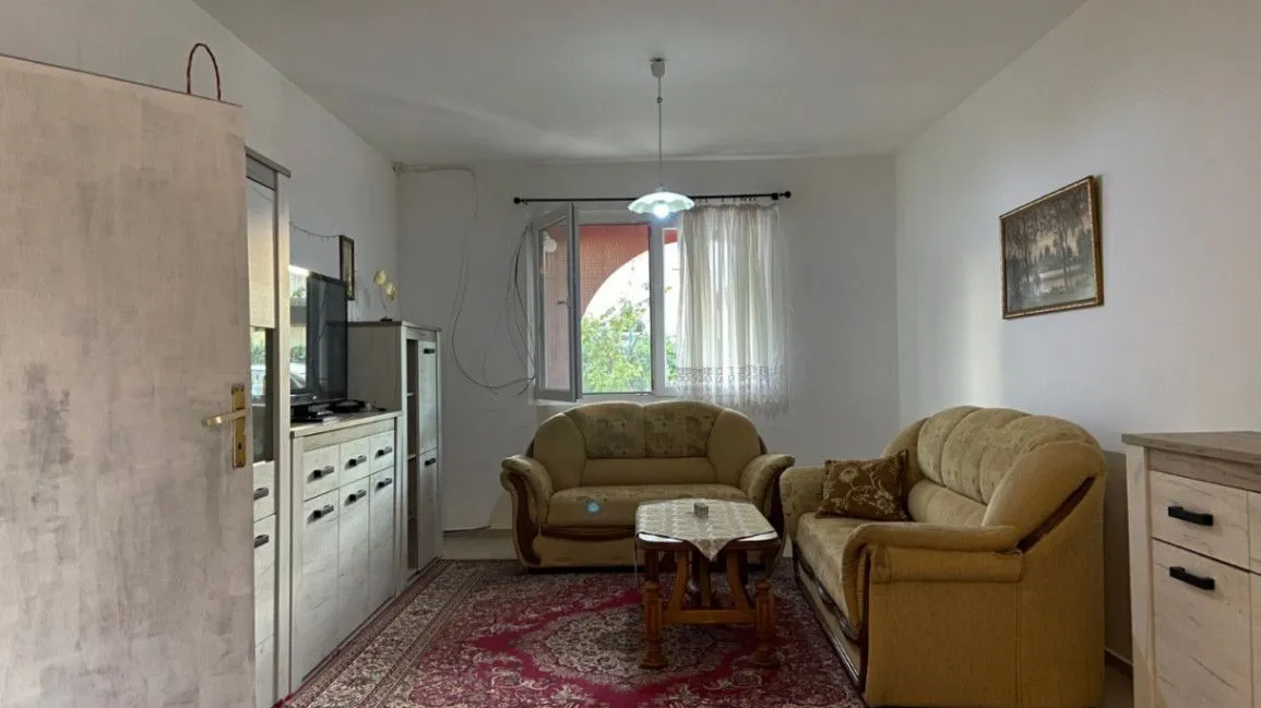 Izdavanje, dvosoban stan, 120m², Polje, Bar