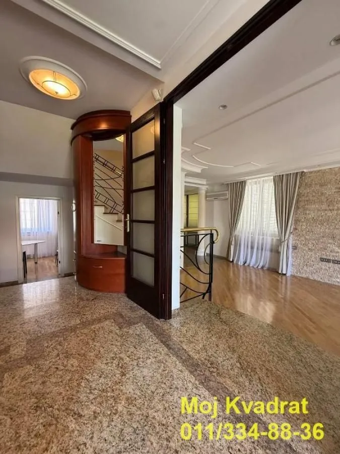 Rent, house, 312m², Voždovac Sve Podlokacije, Beograd