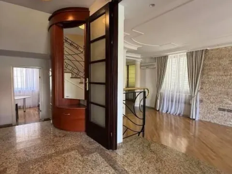 Rent, house, 312m², Voždovac Sve Podlokacije, Beograd - image 4