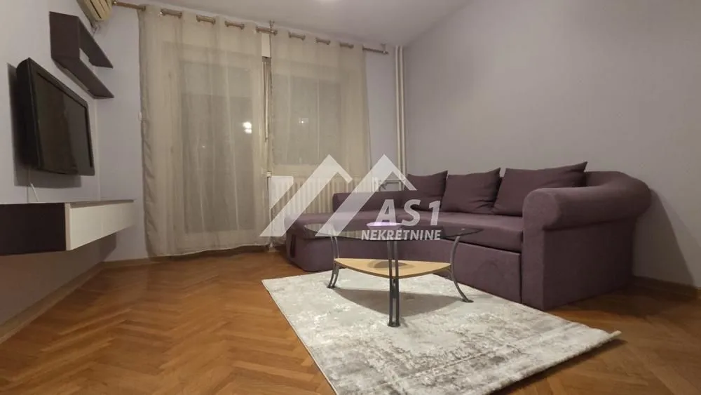 Stan-na-dan, jednosoban stan, 42m², Bulevar Oslobodjenja, Novi Sad Sve Podlokacije