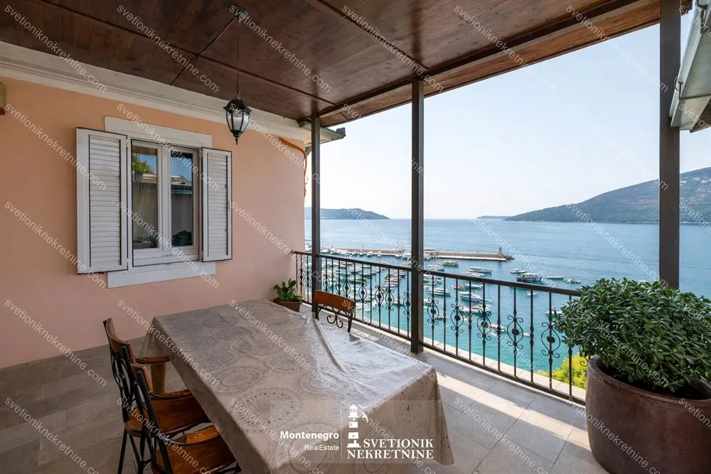 Prodaja, trosoban stan, 106m², Centar, Herceg Novi