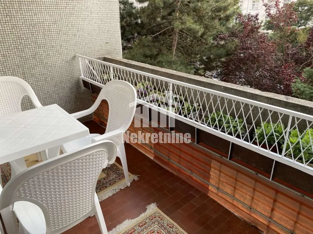Prodaja, trosoban stan, 77m², Zemun Sve Podlokacije, Beograd