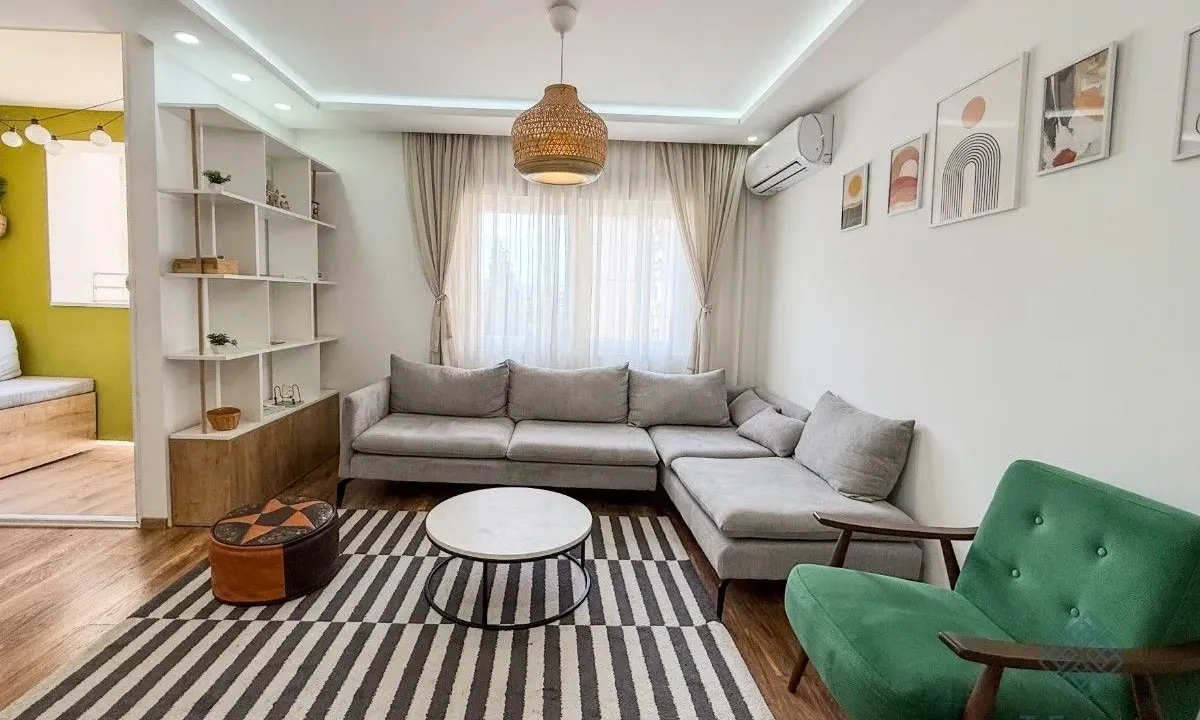 Prodaja, trosoban stan, 89m², Pejton, Podgorica