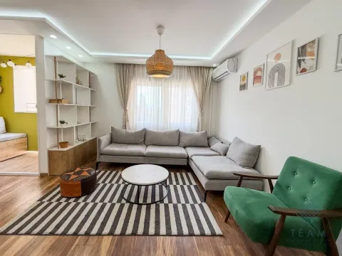 Prodaja, trosoban stan, 89m², Pejton, Podgorica