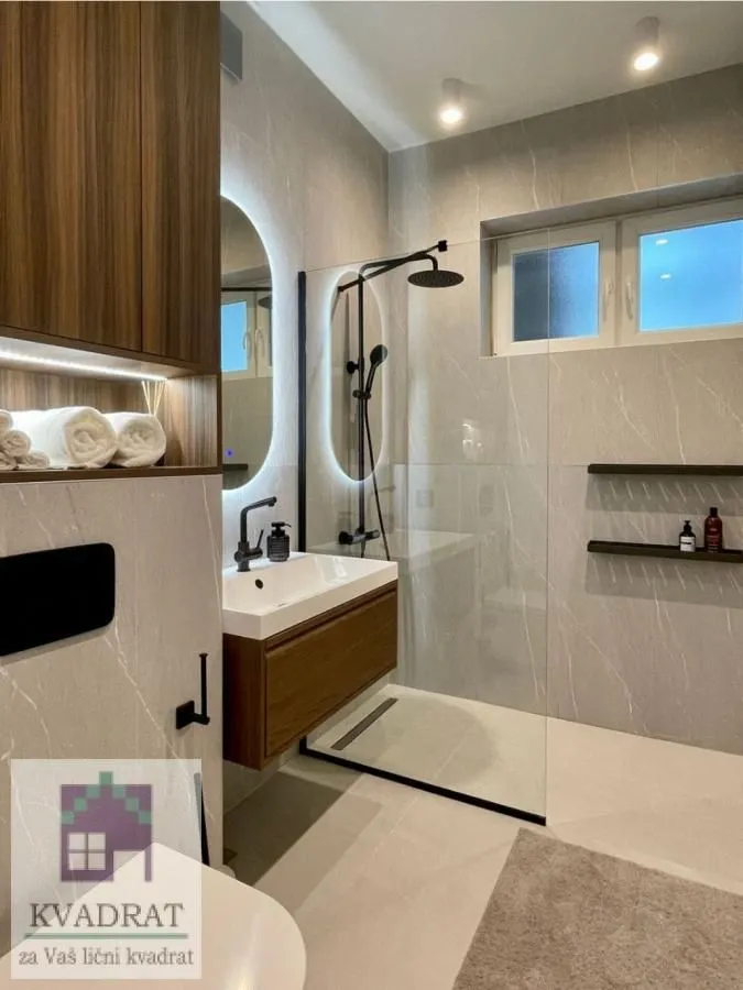 Prodaja, stan, 85m², Centar, Novi Sad