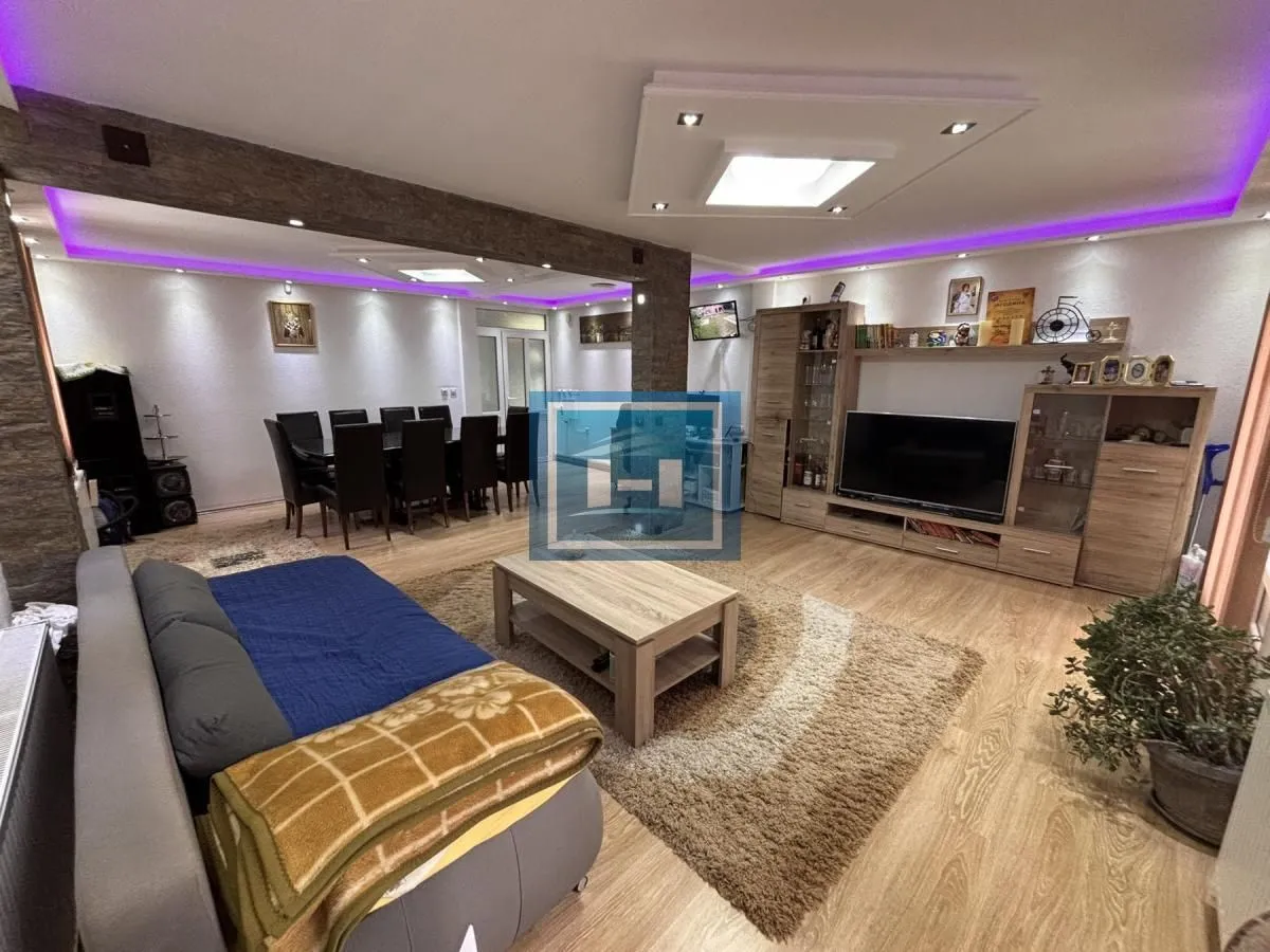 Prodaja, kuća, 181m², Kajsijar, Jagodina