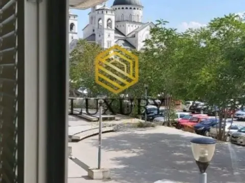 Rent, office space, 130m², Preko Morače, Podgorica - image 10