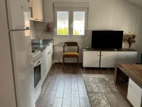 Izdavanje, jednosoban stan, 45m², Budva, Crna Gora - image 8