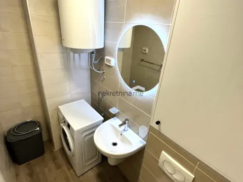 Izdavanje, dvosoban stan, 64m², City Kej, Podgorica - image 6