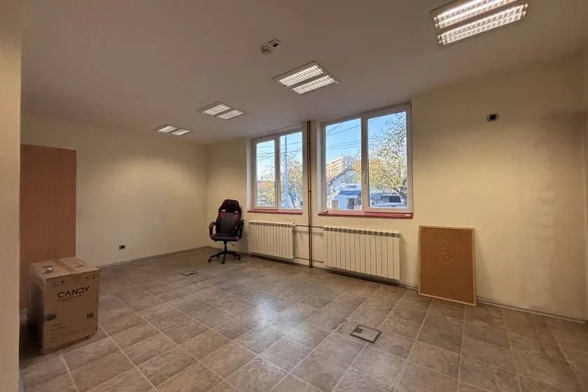 Izdavanje, poslovni prostor, 360m², Zemun Meandri, Zemun Sve Podlokacije