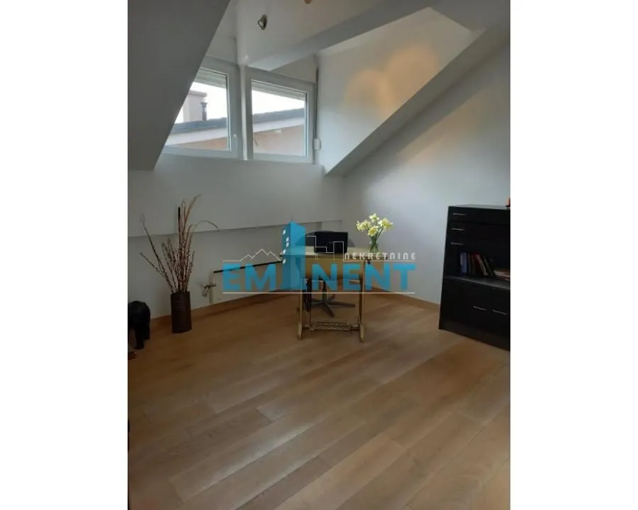 Rent, four bedroom apartment, 120m², Senjak, Beograd