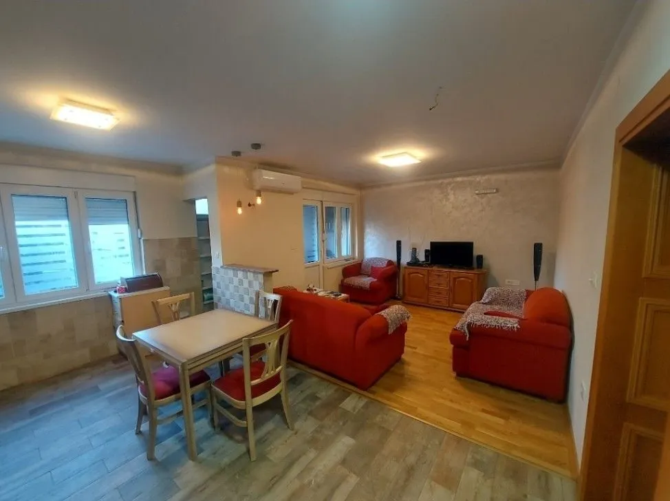 Prodaja, jednosoban stan, 56m², Centar, Nikšić