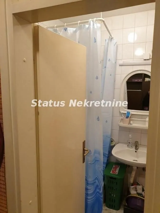 Izdavanje, garsonjera, 22m², Rotkvarija, Novi Sad Sve Podlokacije