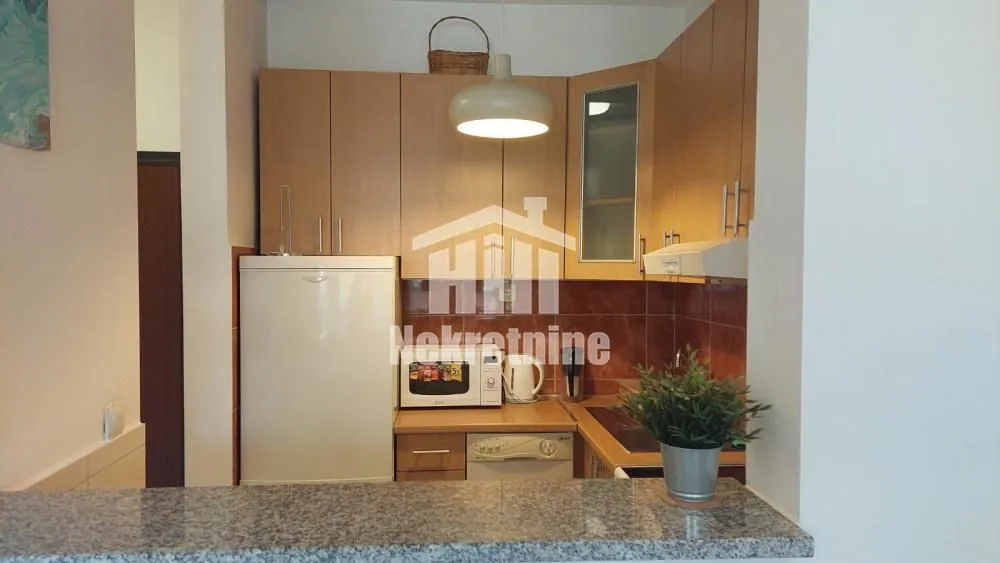 Izdavanje, dvosoban stan, 42m², Čukarica, Beograd