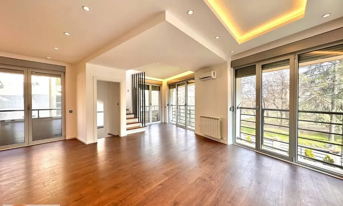 Izdavanje, kuća, 195m², Čukarica, Beograd