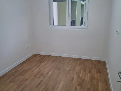 Izdavanje, jednosoban stan, 40m², Pobrežje, Podgorica - image 5
