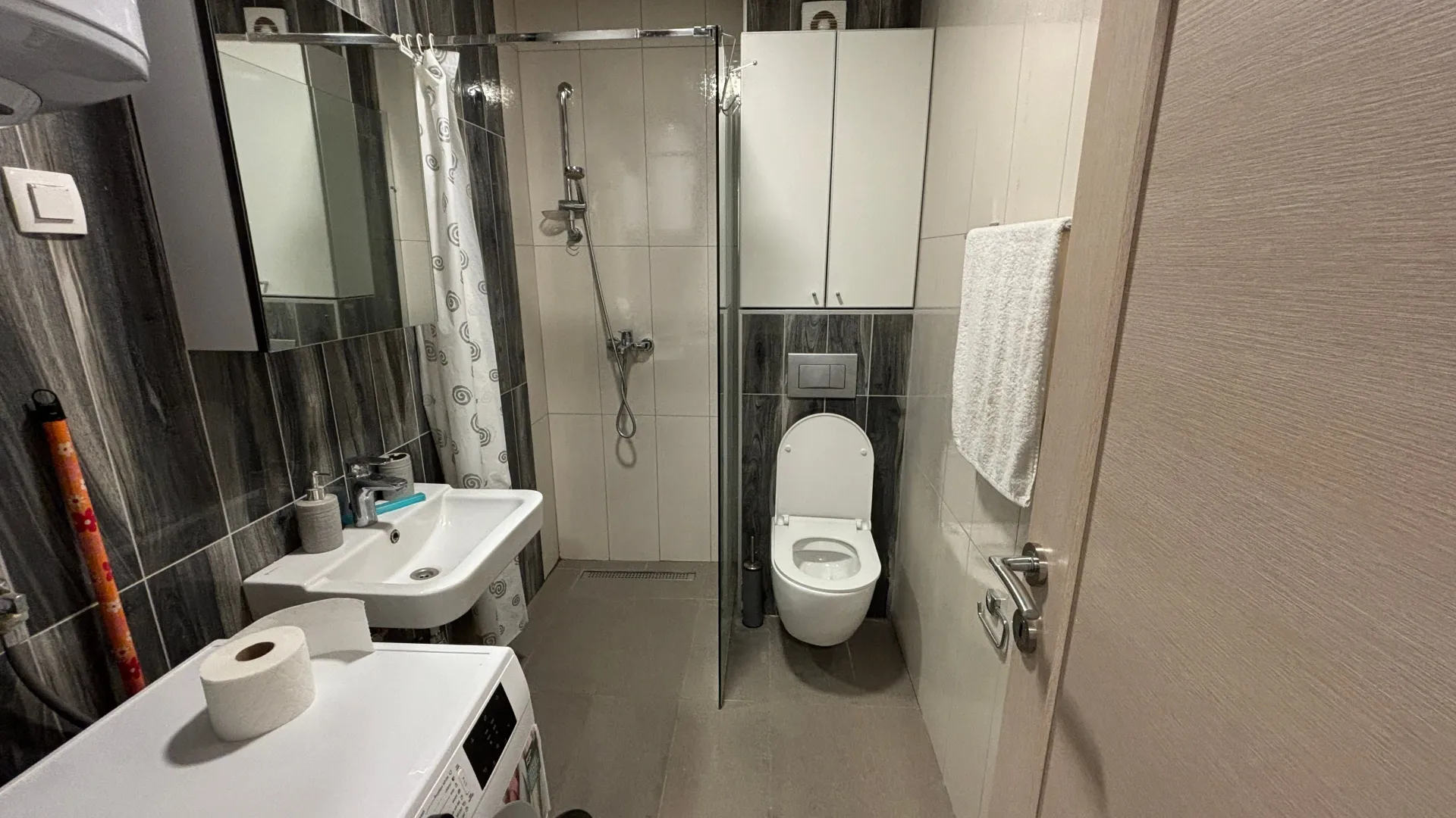 Prodaja, jednosoban stan, 40m², Lazi, Budva