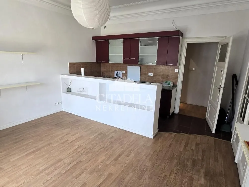Rent, four bedroom apartment, 123m², Stari Grad, Beograd