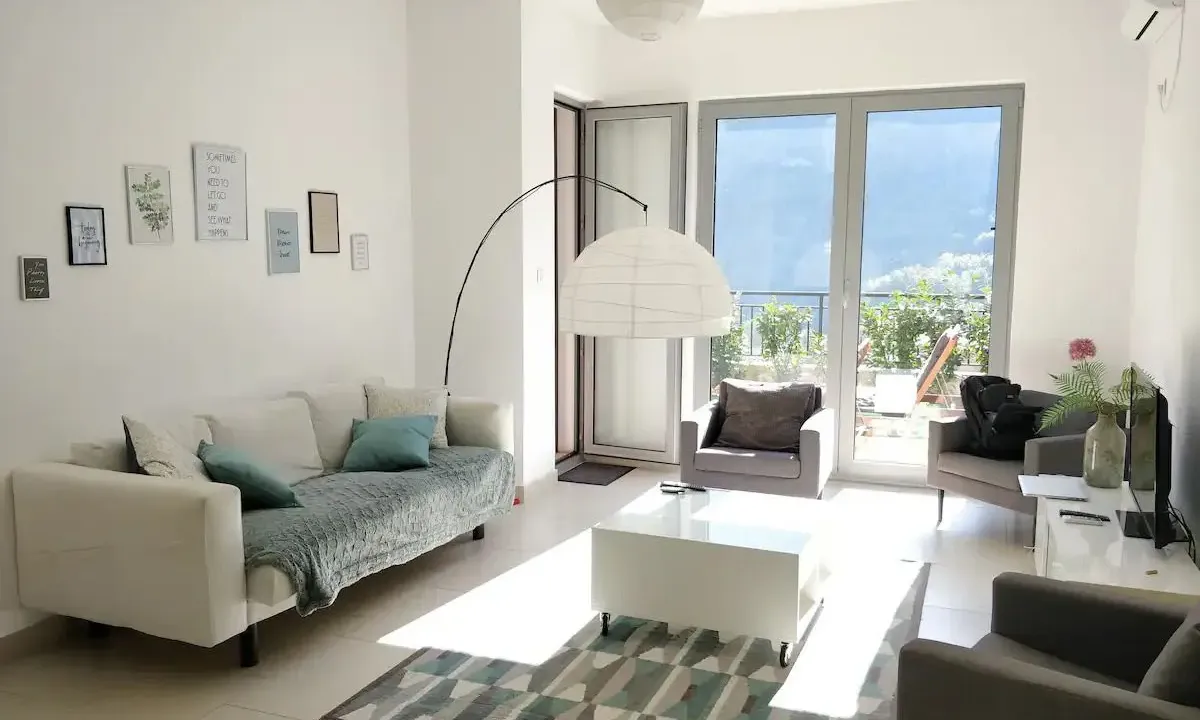 Sale, three bedroom apartment, 96m², Morinj, Kotor