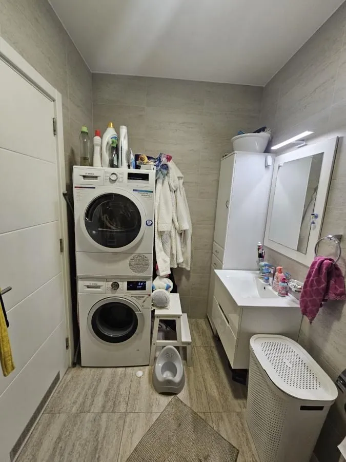 Prodaja, trosoban stan, 65m², Sajmište, Novi Sad