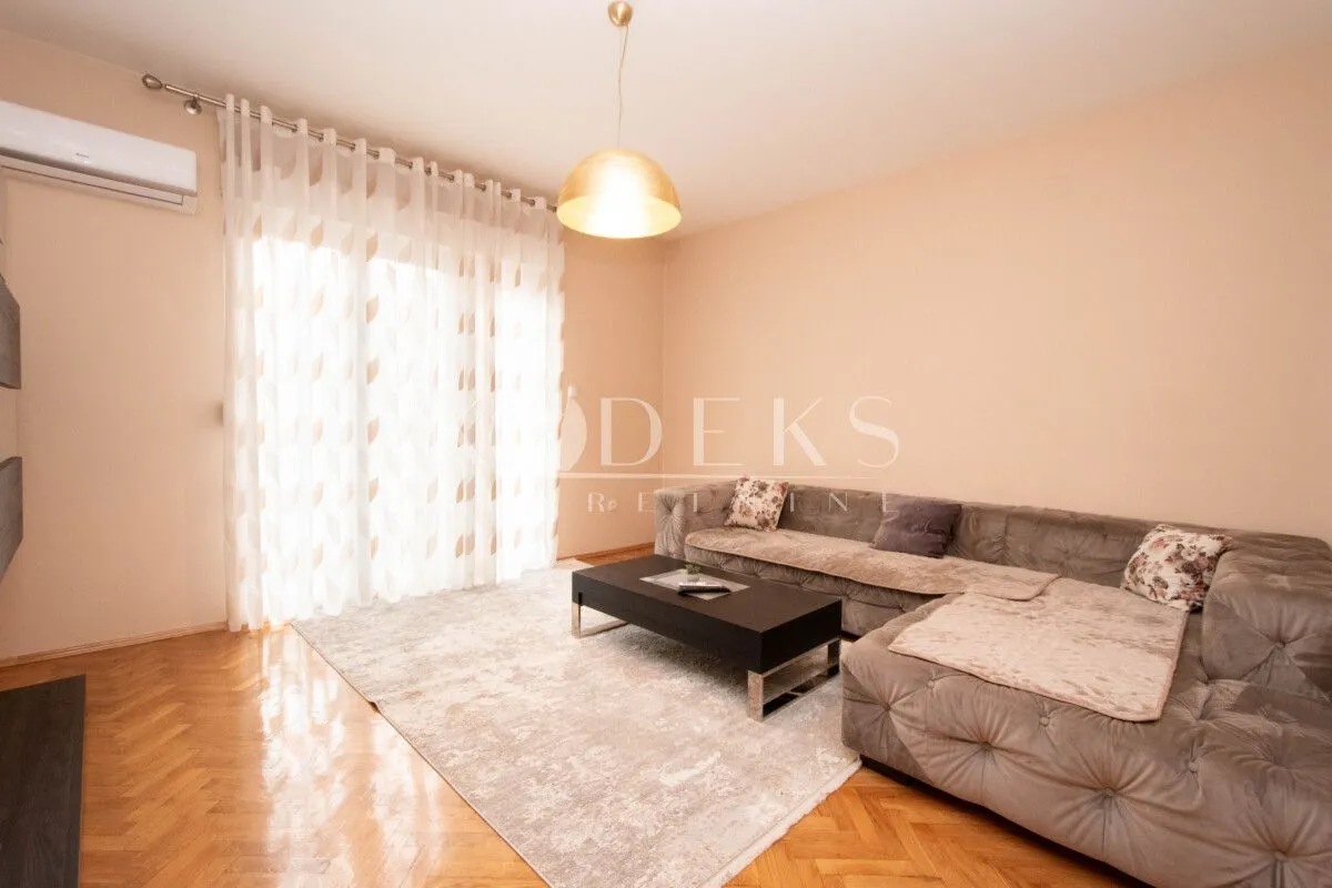 Izdavanje, jednosoban stan, 61m², Centar, Podgorica