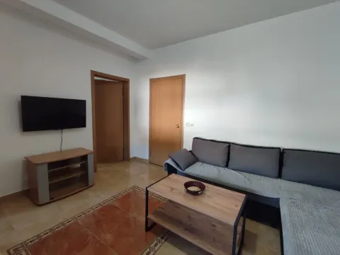 Izdavanje, jednosoban stan, 40m², Šušanj, Bar - image 3