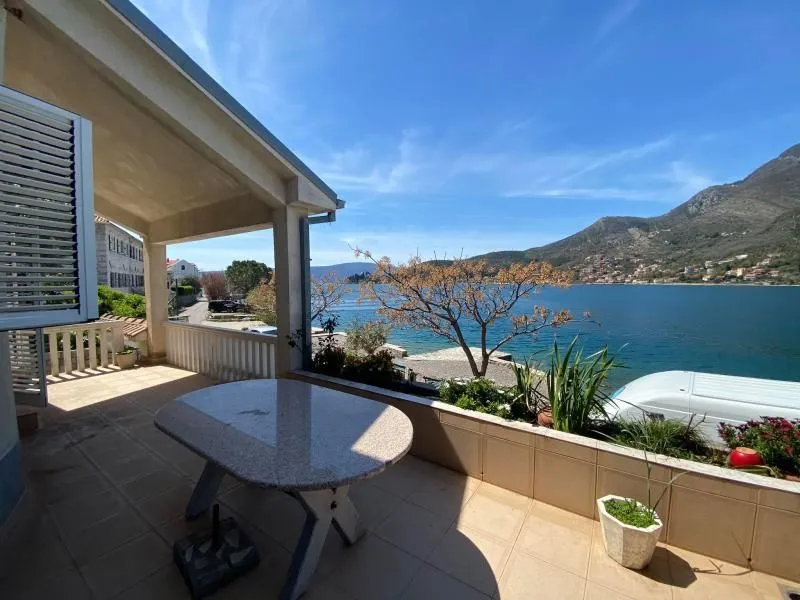 Prodaja, kuća, 200m², Tivat, Crna Gora