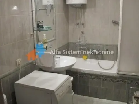 Izdavanje, trosoban stan, 90m², Savski Venac, Beograd - image 11