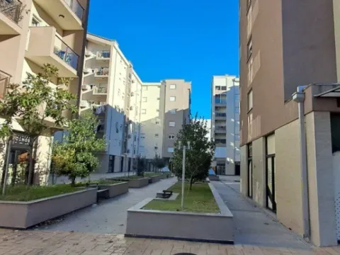 Izdavanje, trosoban stan, 95m², Blok 9, Podgorica - image 3