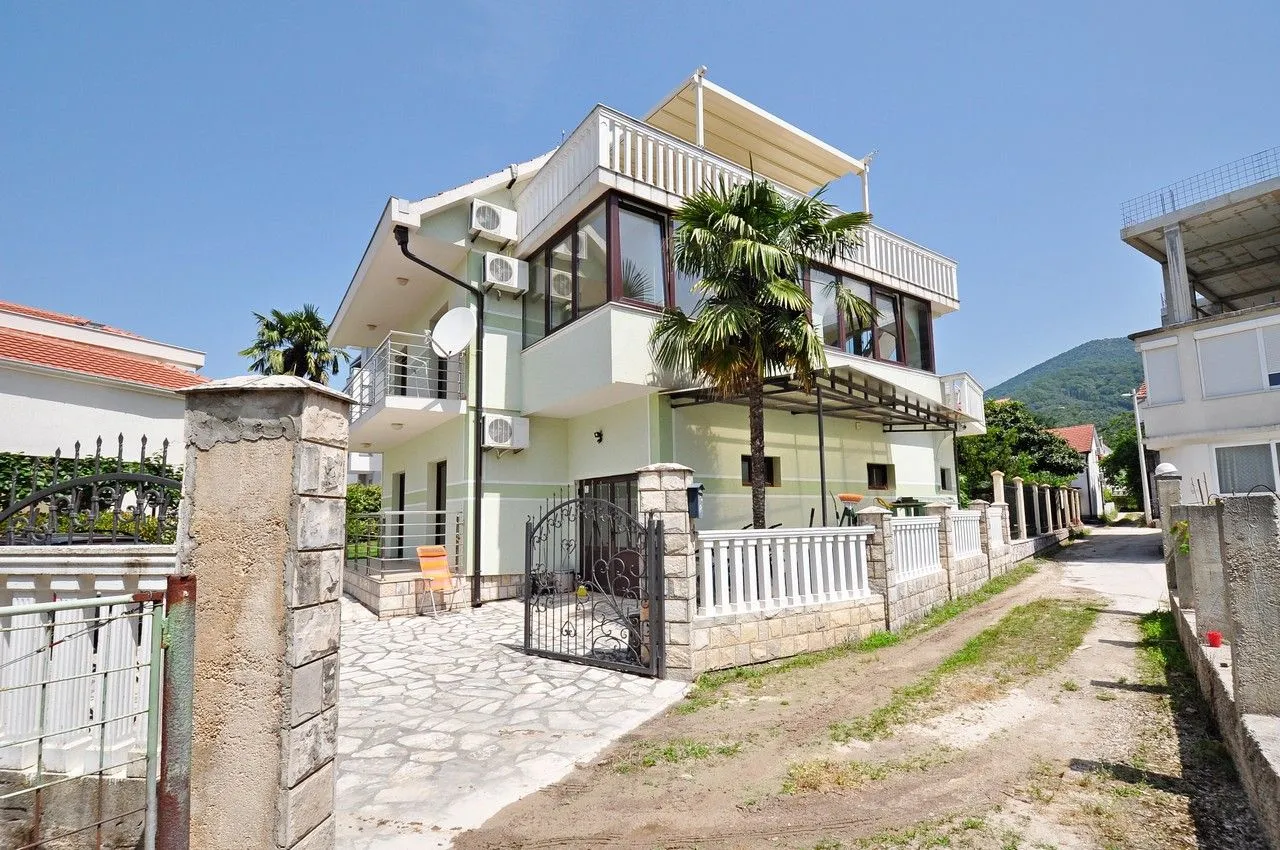 Prodaja, kuća, 222m², Tivat, Crna Gora