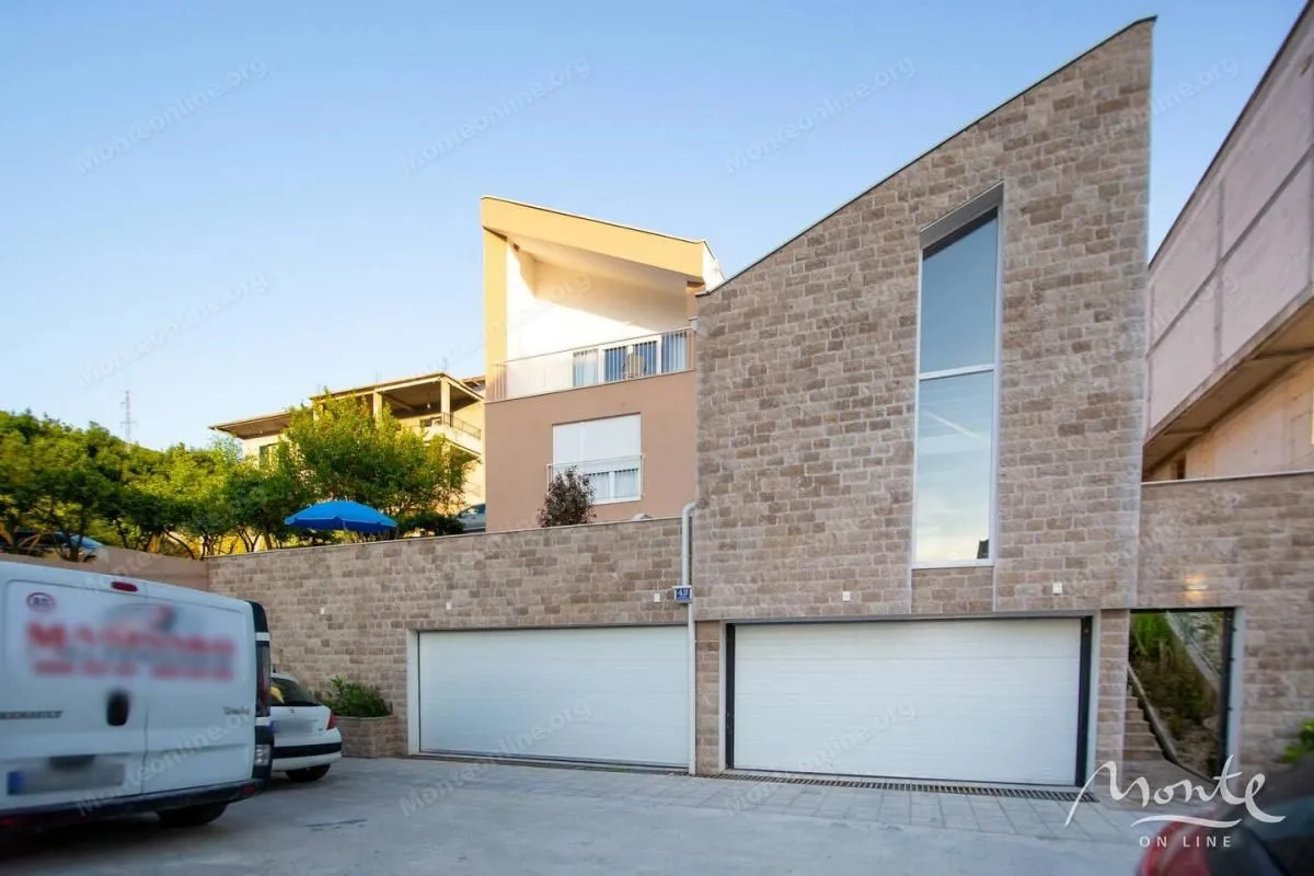 Prodaja, jednosoban stan, 62m², Kalimanj, Tivat
