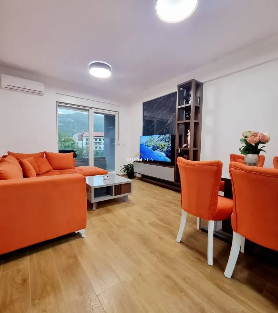 Rent, two bedroom apartment, 69m², Centar, Budva