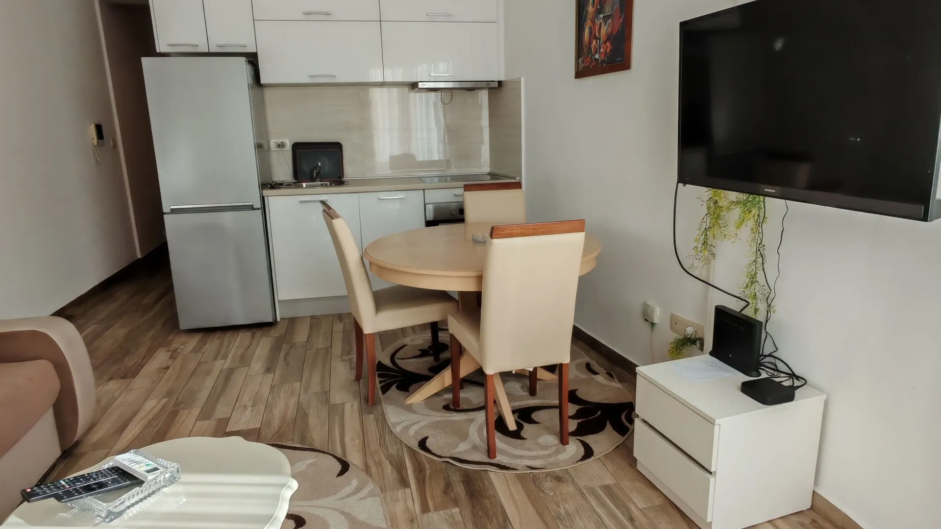 Izdavanje, dvosoban stan, 55m², Centar, Budva