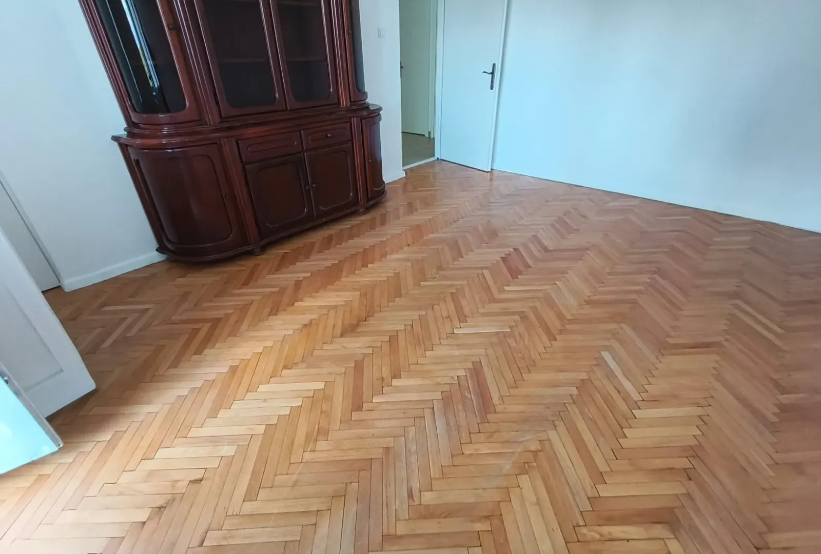 Izdavanje, trosoban stan, 95m², Gintaš, Podgorica