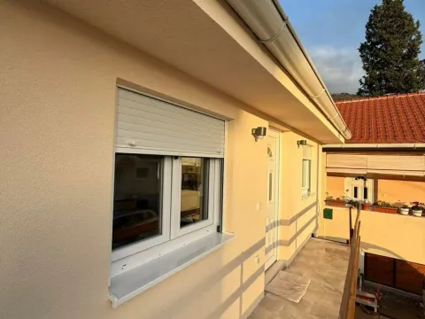 Rent, studio apartment, 30m², Gradiošnica, Tivat - image 6