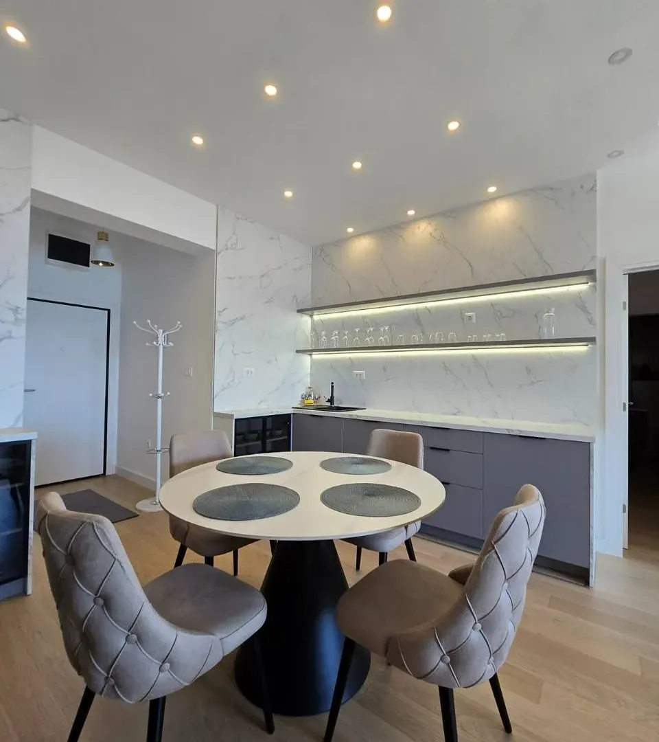 Sale, two bedroom apartment, 80m², Bečići, Budva