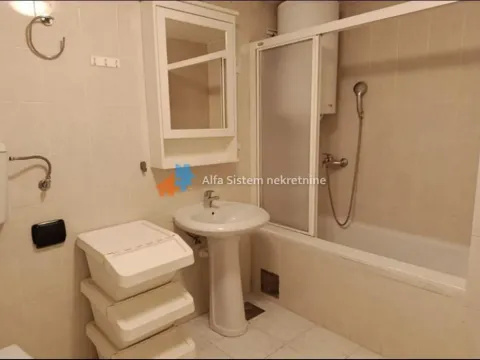 Izdavanje, četvorosoban stan, 125m², Savski Venac, Beograd - image 13