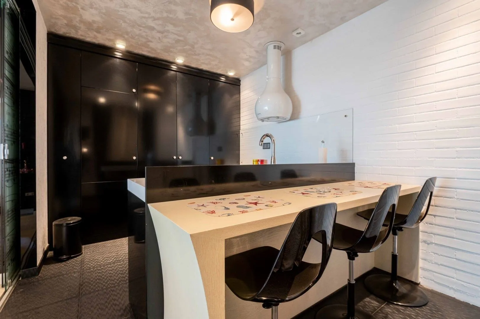 Sale, four bedroom apartment, 177m², Bulevar, Budva