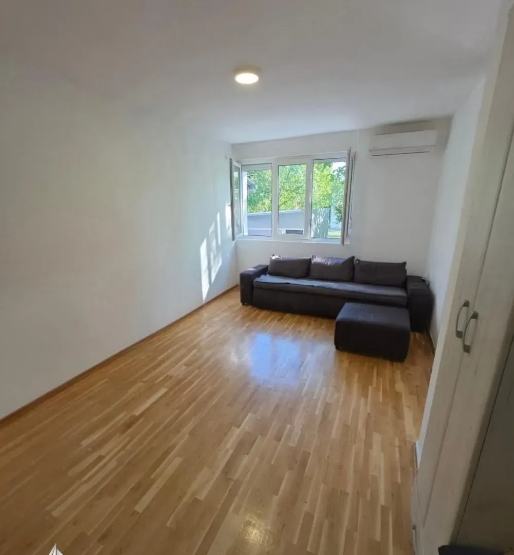Prodaja, trosoban stan, 65m², Zemun Sve Podlokacije, Beograd